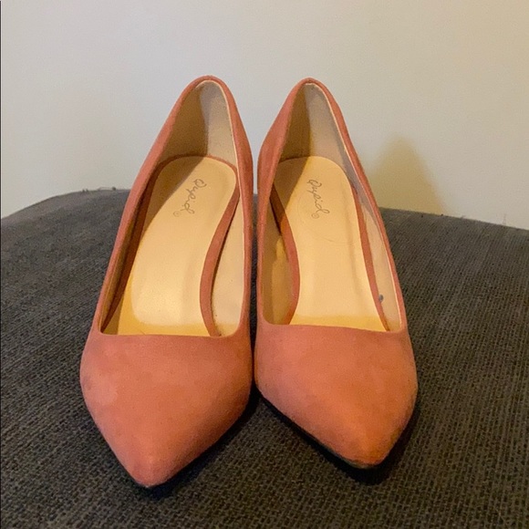 Dusty Rose Pump Heels - Picture 2 of 4